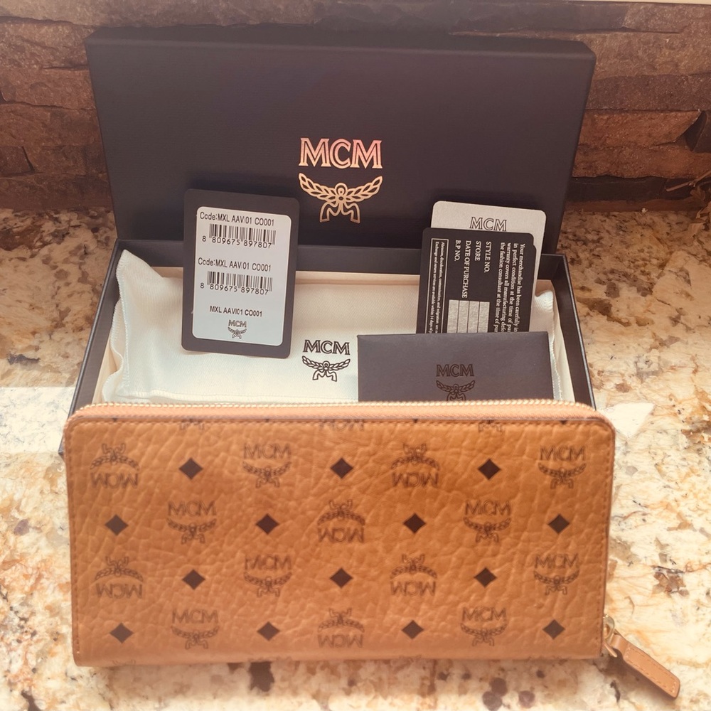 NEW IN BOX! MCM Zip Around Wallet. Visetos Original Cognac